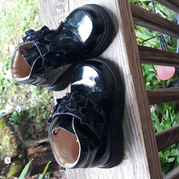 Mod8 france baby toddler walking shoes black patent 6 - Picture 1 of 7